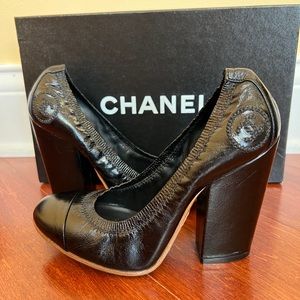 CHANEL Lambskin Stretch Leather Pumps SZ 51/2